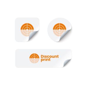 Produktbillede af plastetiketter på rulle fra Discountprint.dk, velegnet til holdbare og vandafvisende mærkninger. Etiketterne er vist i en praktisk rulleform, ideelle til brug på flasker, produkter eller emballage.